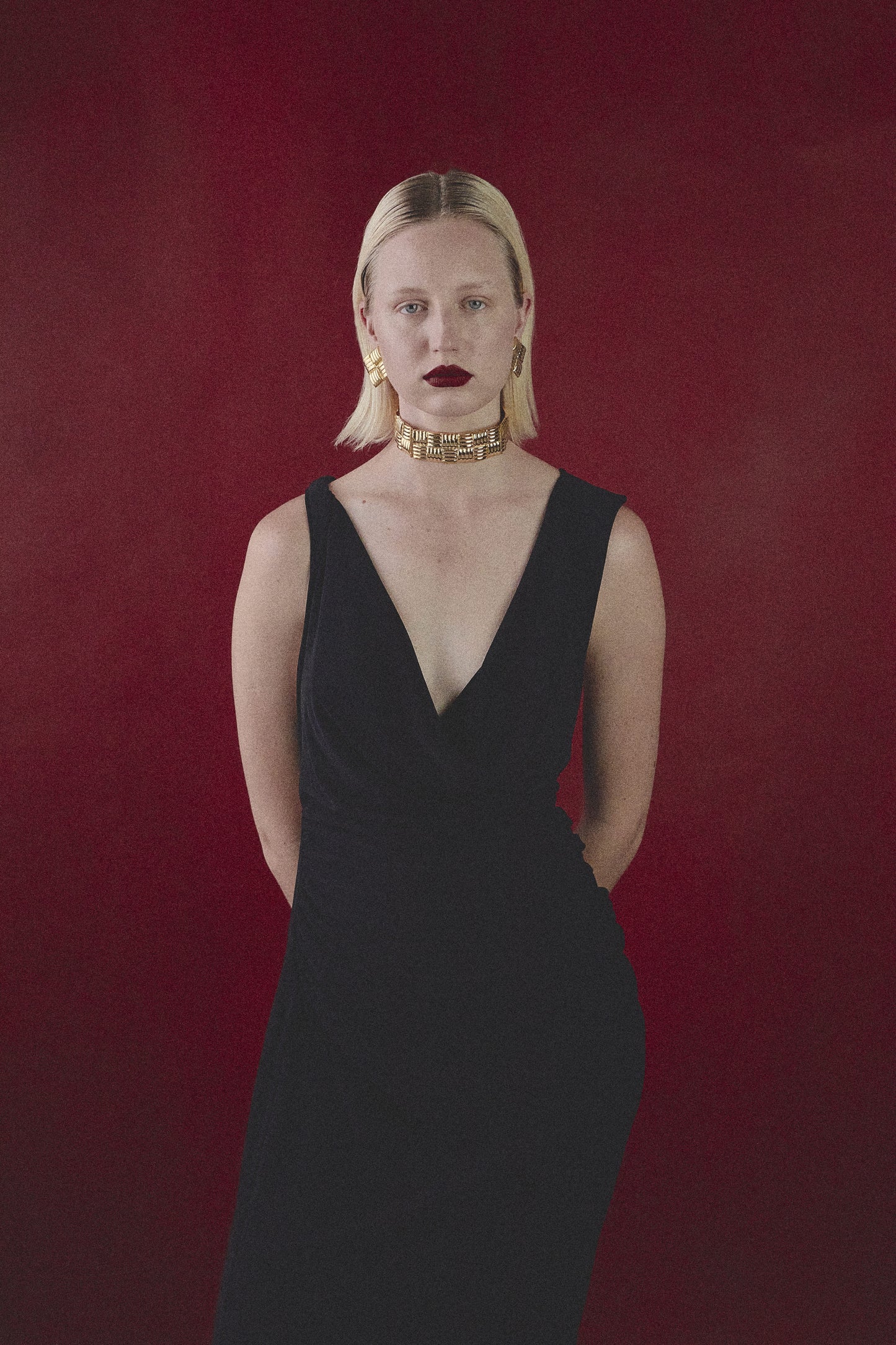 MINIMALIST SQUARE GOLD CHOKER