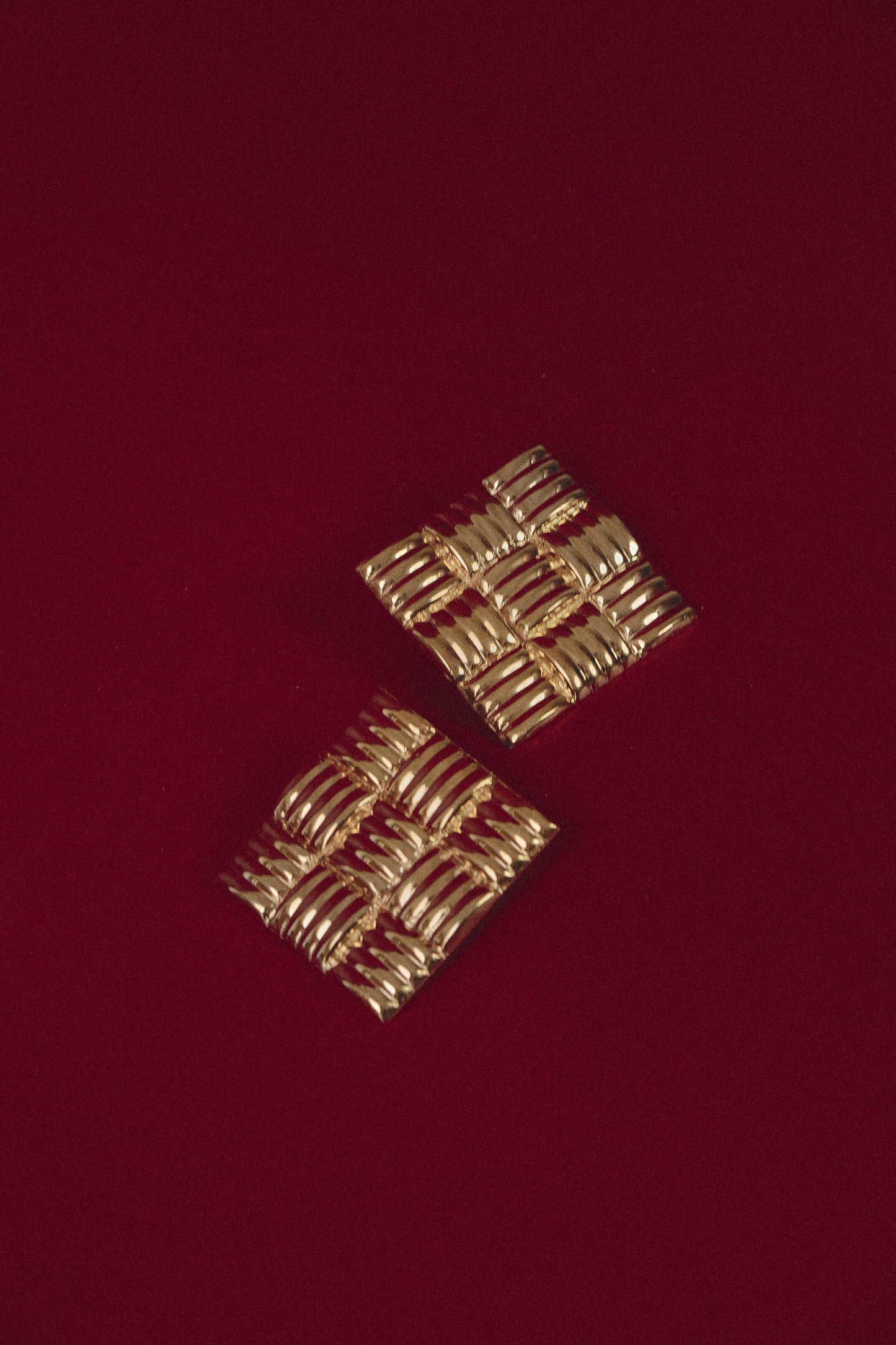 MINIMALIST SQUARE GOLD EARRINGS