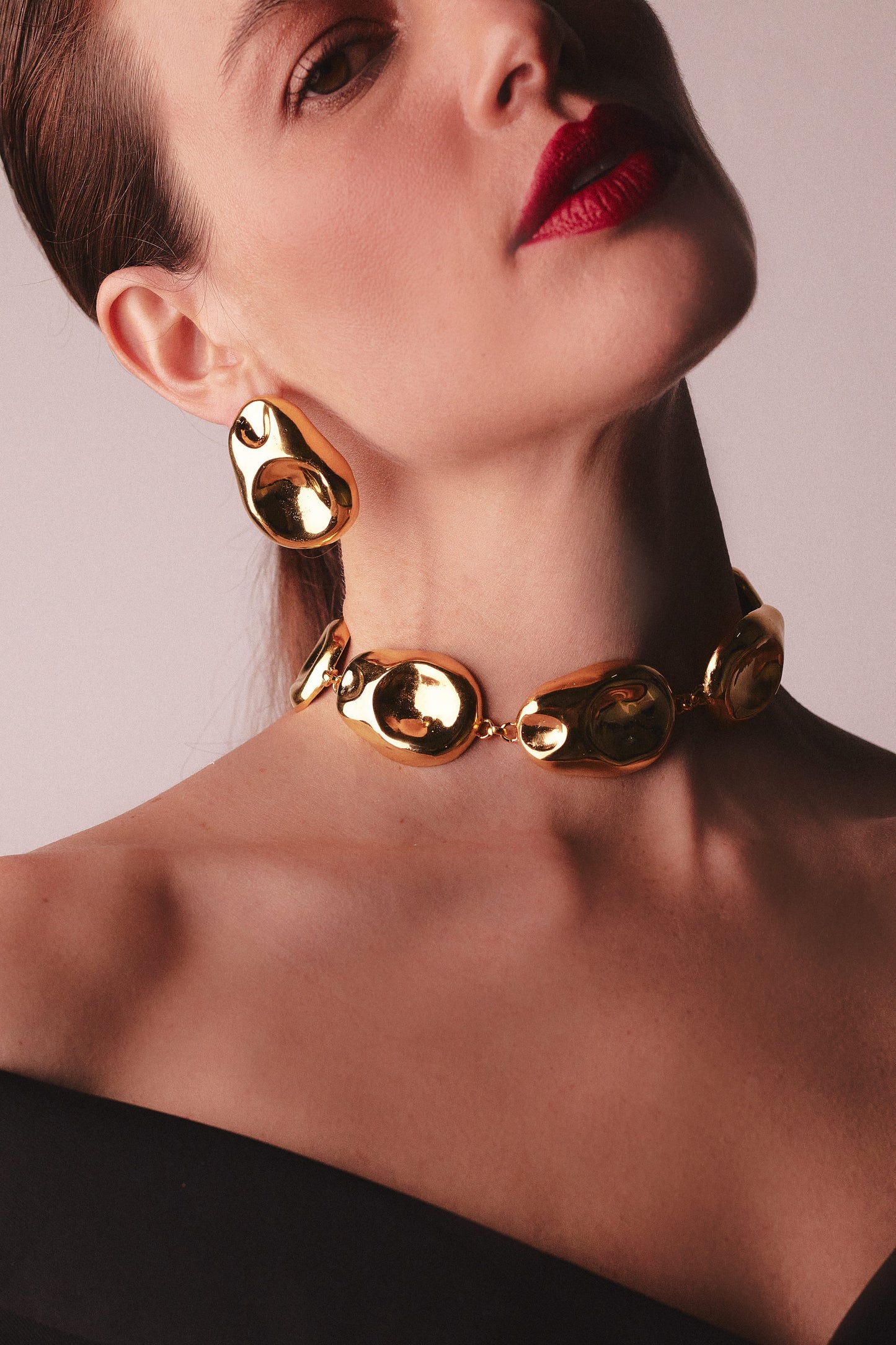 NUZ SILVER CHOKER